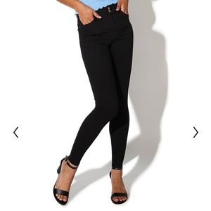 Juniors Black Ylvette Denim Jeans